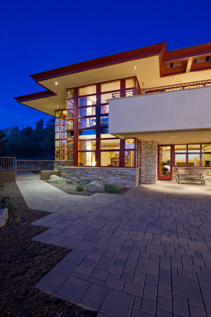 The Hinshaw Residence, another example of Organic Architecture designed by Michael Rust. 